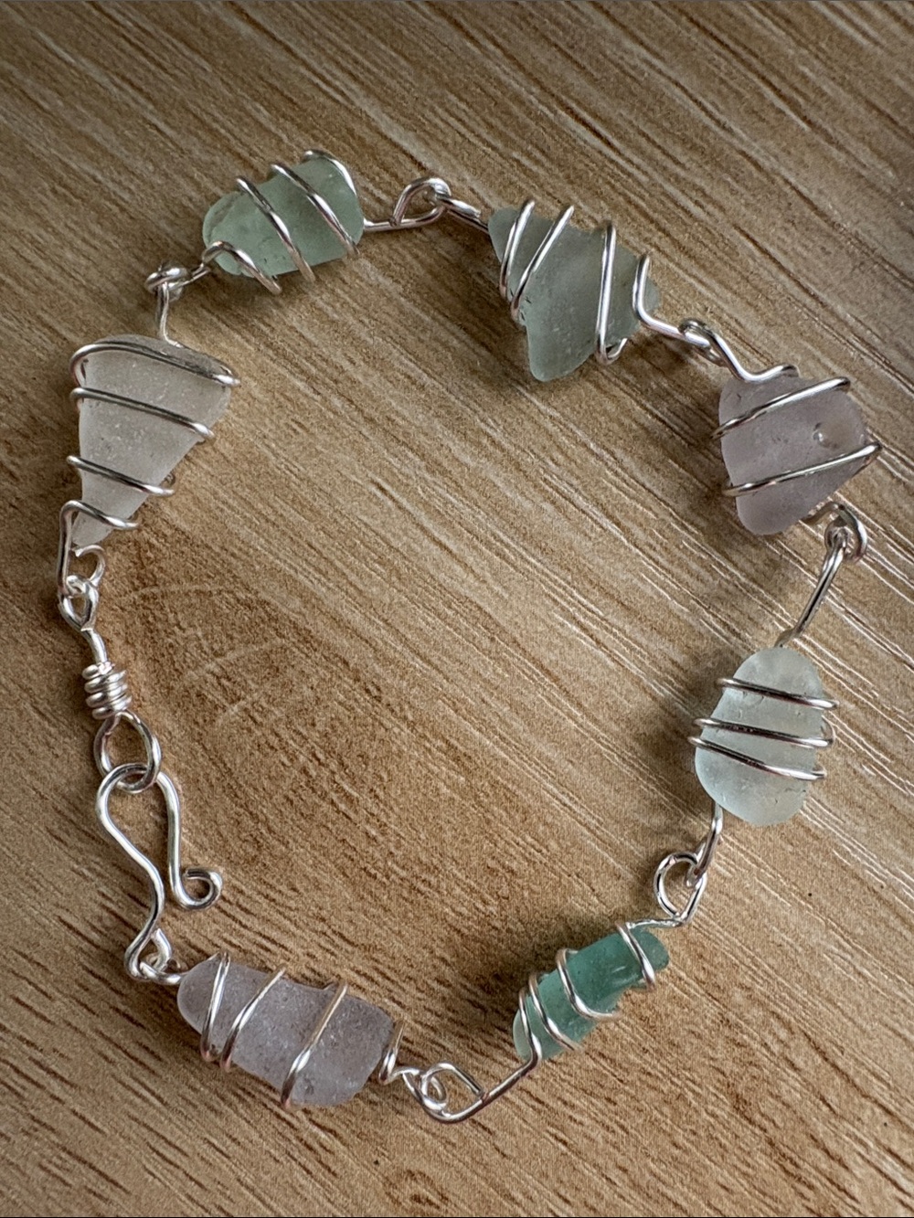 Hand Crafted Silver Plated Wire-Wrapped Sea Glass Bracelet - Picture 4 of 10